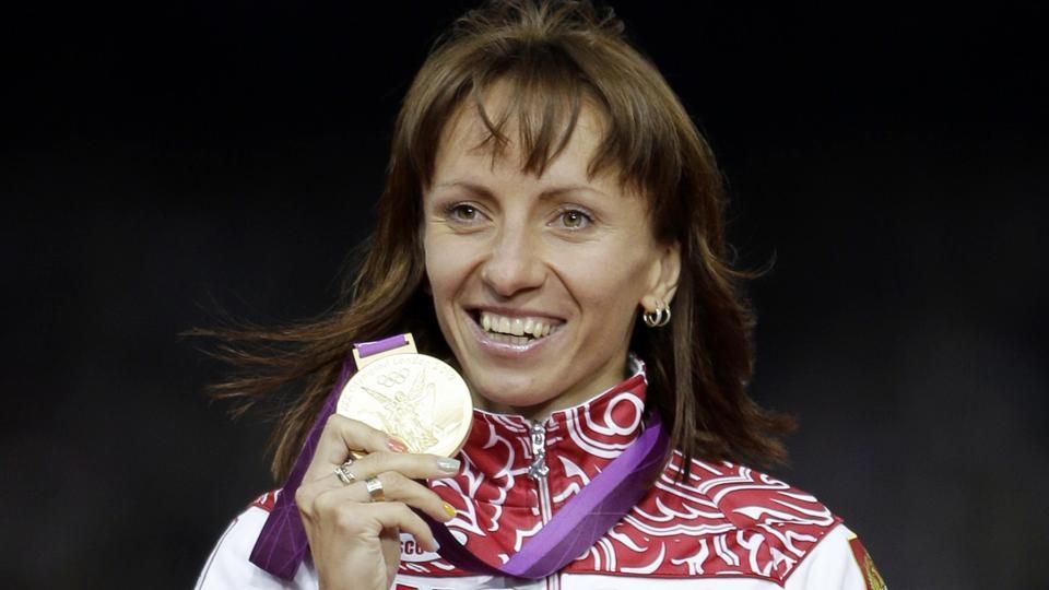 Mariya Savinova saat memperoleh medali emas Olimpiade 2012. Copyright: © Associated Press
